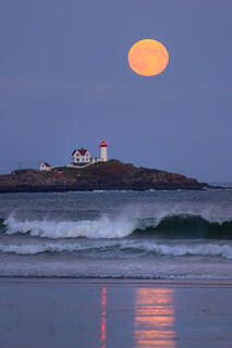 Nubble Moonrise II
