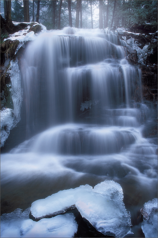 A warm misty winter morning at Gunn Brook falls.&nbsp;