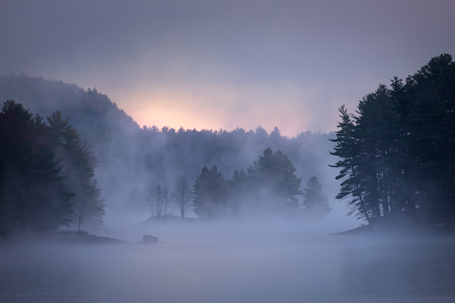 Another capture from my forst morning with this Island. I'm looking forward to many more fog filled mornings together.