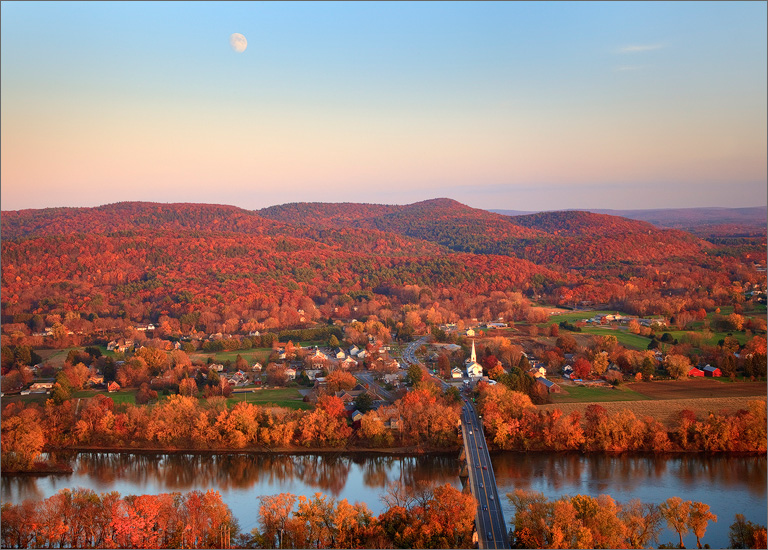Sunderland, Massachusetts, moon, autumn, sugarloaf mountain